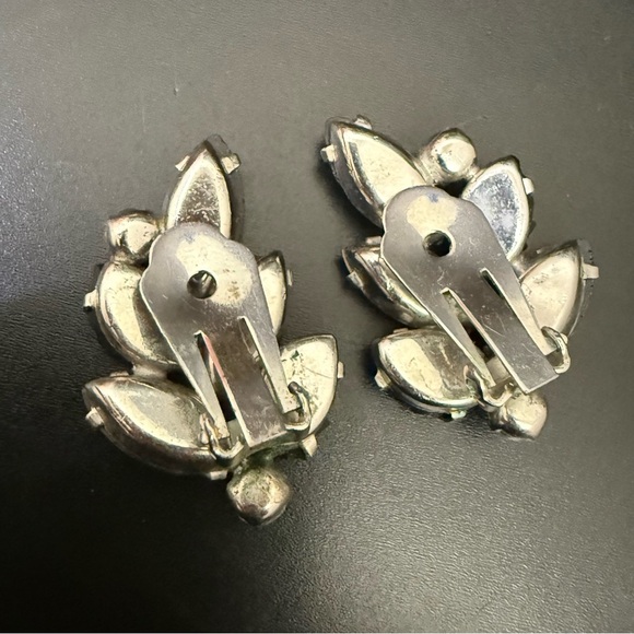 Vintage Unsigned Juliana Style Silver Rhinestones Climber Clip On Earrings 12g. - Picture 9 of 14